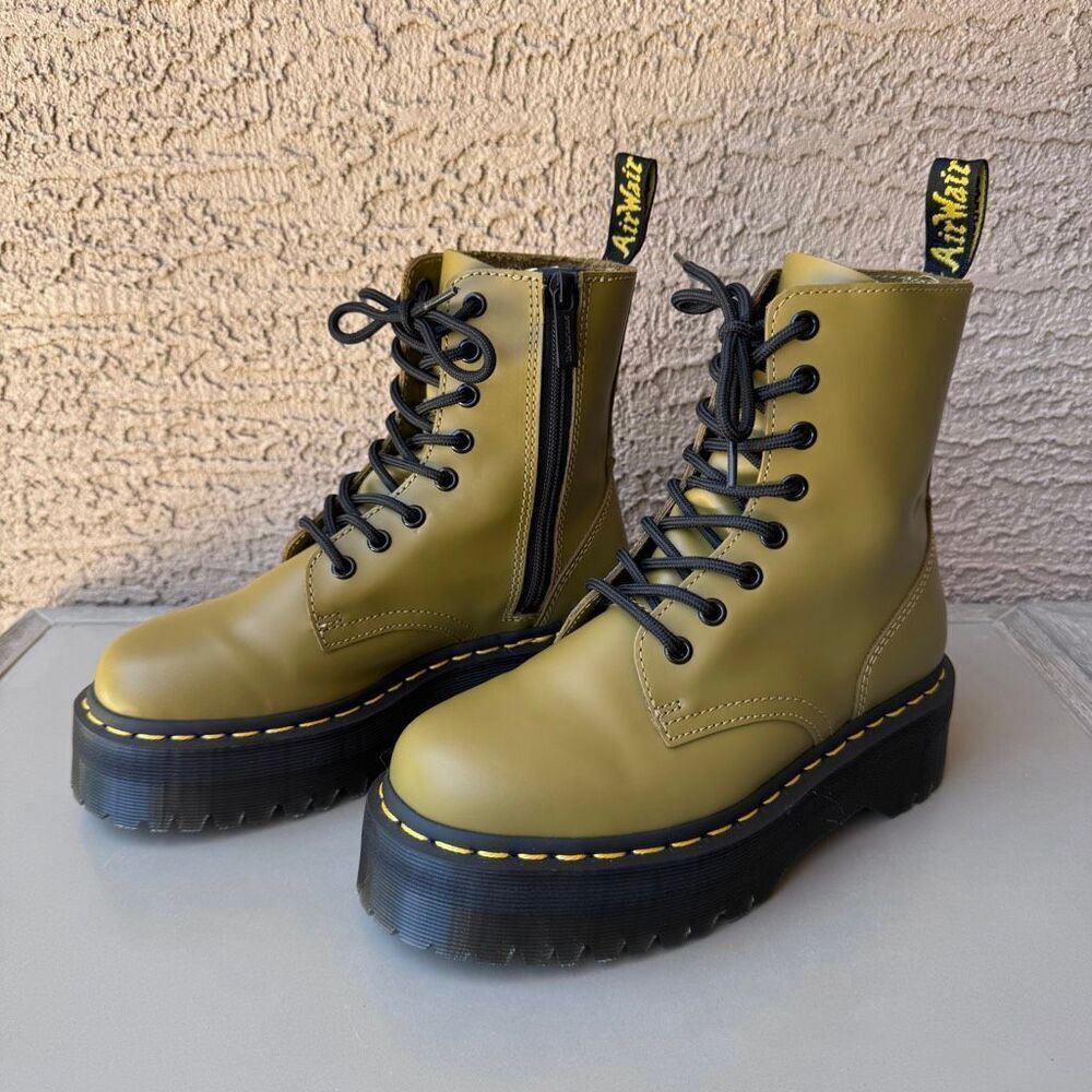 Dr. Martens Jadon Smooth Leather Platform Boots Antique Olive Womens 6US/37EU